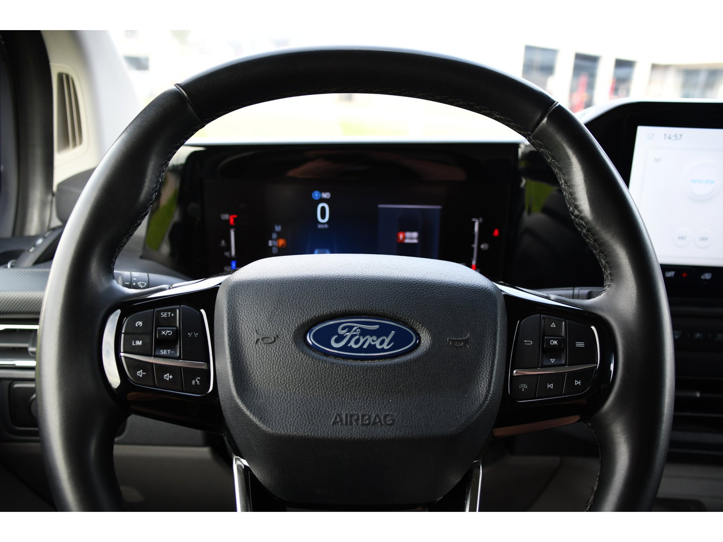 Ford Transit Custom 300 2.0 TDCI L1H1 Limited PB Edition Camera, Cruise, Carplay, LED, Stoelverwarming, 136pk, Automaat, Trekhaak, Multimedia, Uniek!