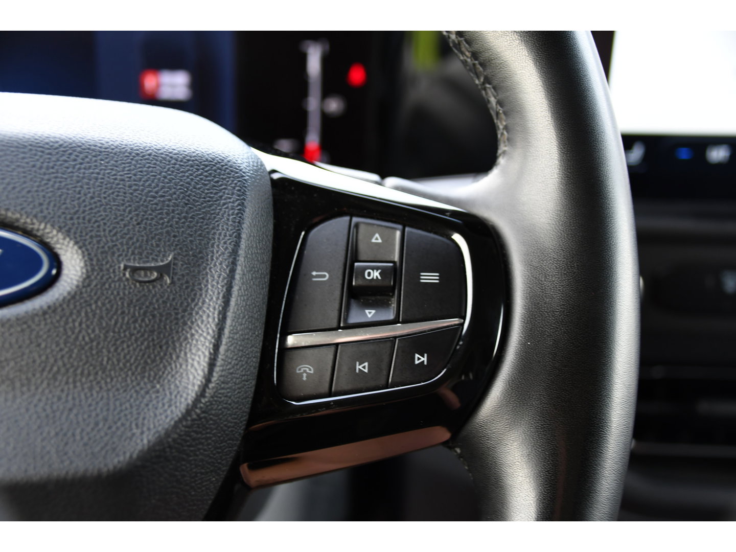 Ford Transit Custom 300 2.0 TDCI L1H1 Limited PB Edition Camera, Cruise, Carplay, LED, Stoelverwarming, 136pk, Automaat, Trekhaak, Multimedia, Uniek!