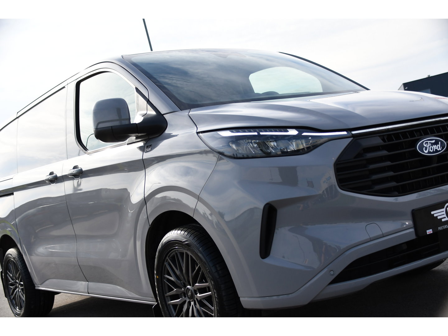 Ford Transit Custom 300 2.0 TDCI L1H1 Limited PB Edition Camera, Cruise, Carplay, LED, Stoelverwarming, 136pk, Automaat, Trekhaak, Multimedia, Uniek!