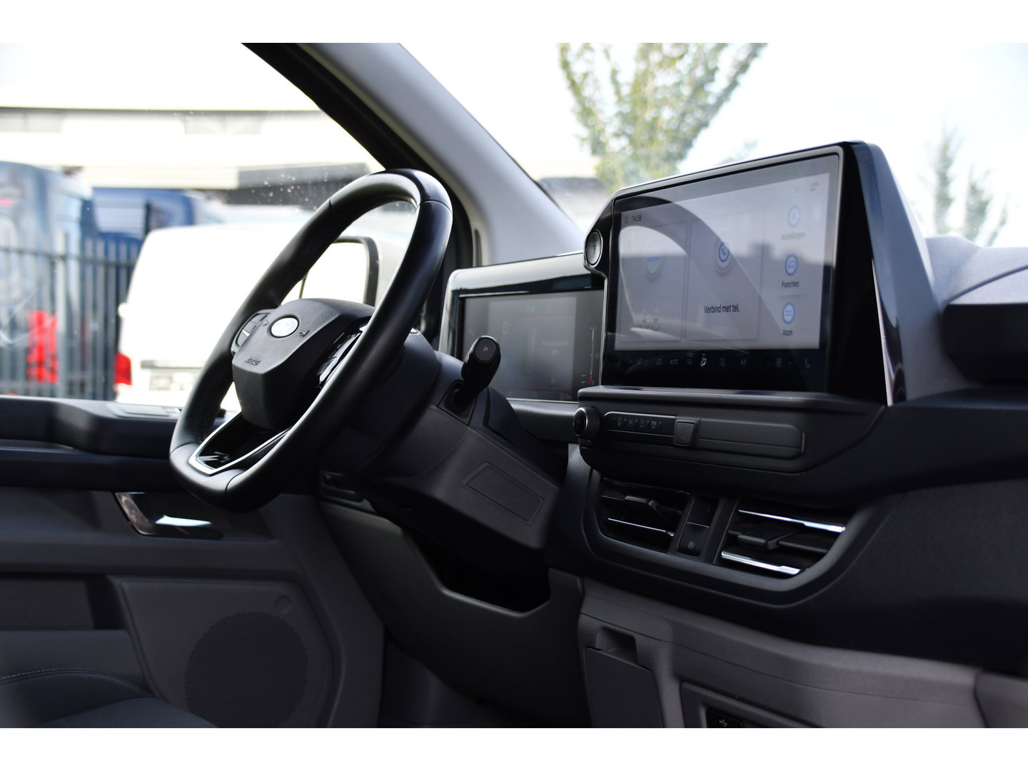 Ford Transit Custom 300 2.0 TDCI L1H1 Limited PB Edition Camera, Cruise, Carplay, LED, Stoelverwarming, 136pk, Automaat, Trekhaak, Multimedia, Uniek!