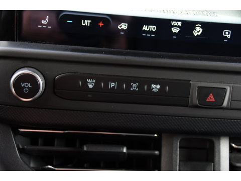 Ford Transit Custom 300 2.0 TDCI L1H1 Limited PB Edition Camera, Cruise, Carplay, LED, Stoelverwarming, 136pk, Automaat, Trekhaak, Multimedia, Uniek!