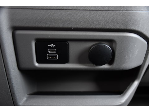 Ford Transit Custom 300 2.0 TDCI L1H1 Limited PB Edition Camera, Cruise, Carplay, LED, Stoelverwarming, 136pk, Automaat, Trekhaak, Multimedia, Uniek!
