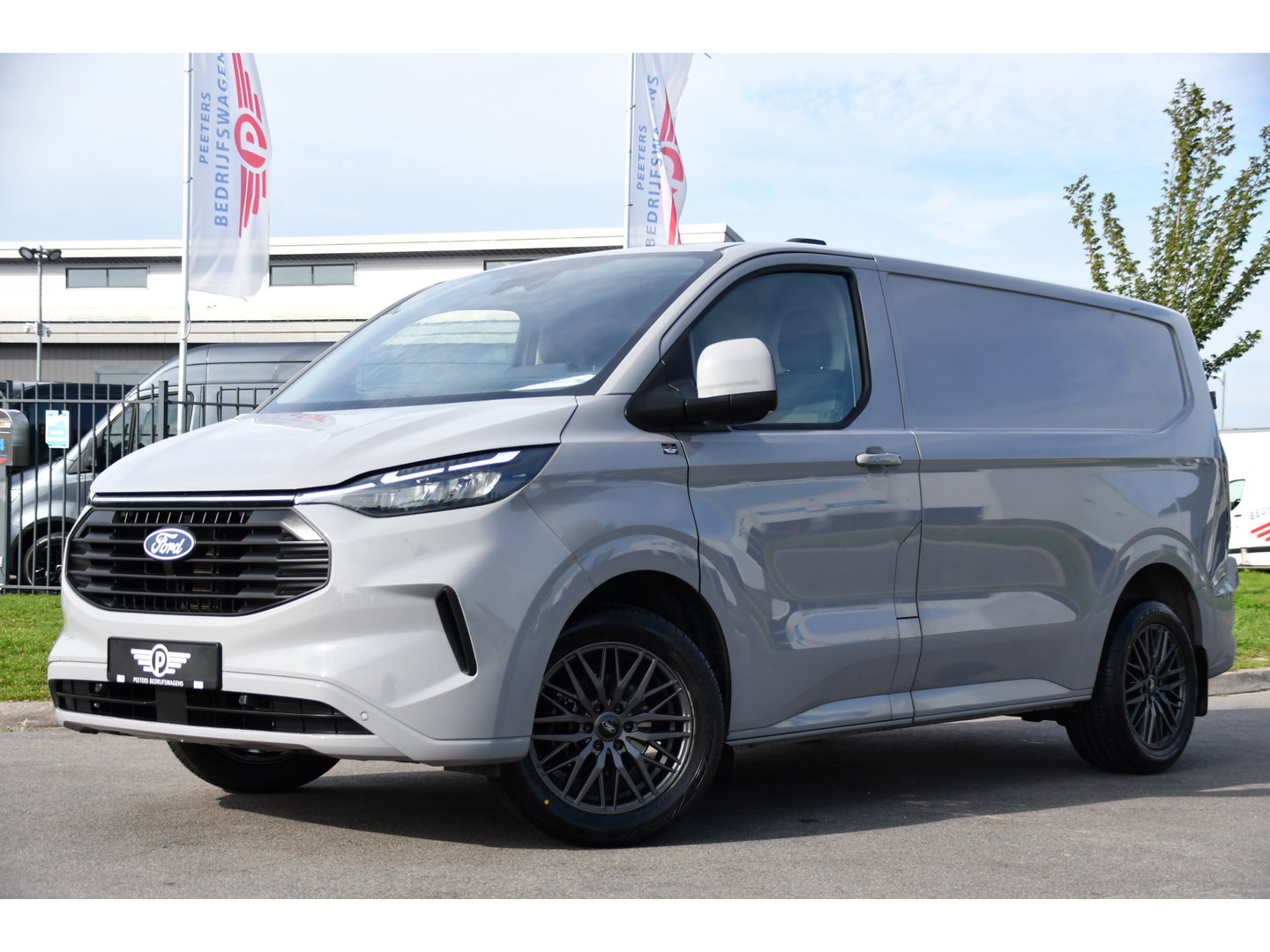 Ford Transit Custom 300 2.0 TDCI L1H1 Limited PB Edition Camera, Cruise, Carplay, LED, Stoelverwarming, 136pk, Automaat, Trekhaak, Multimedia, Uniek!