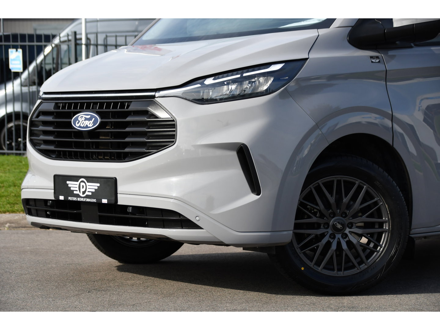 Ford Transit Custom 300 2.0 TDCI L1H1 Limited PB Edition Camera, Cruise, Carplay, LED, Stoelverwarming, 136pk, Automaat, Trekhaak, Multimedia, Uniek!