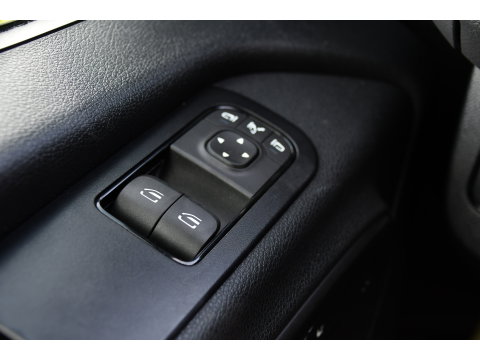 Mercedes-Benz Sprinter 319 1.9 CDI L2H2 AMG Black Edition Adaptieve Cruise, Carplay, 3500kg Trekhaak, Camera, LED, 190pk, 10,5'' Mbux, Sensoren, Leder, Standkachel. Automaat, Uniek!