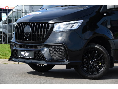 Mercedes-Benz Sprinter 319 1.9 CDI L2H2 AMG Black Edition Adaptieve Cruise, Carplay, 3500kg Trekhaak, Camera, LED, 190pk, 10,5'' Mbux, Sensoren, Leder, Standkachel. Automaat, Uniek!