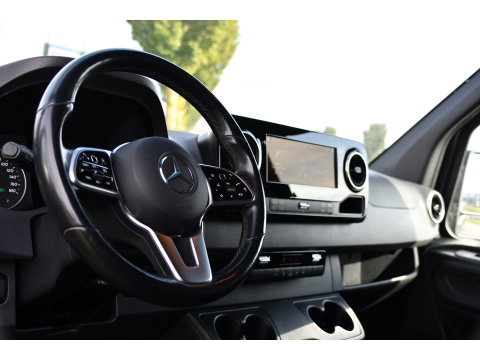 Mercedes-Benz Sprinter 319 1.9 CDI L2H2 RWD Black Edition 360 Camera, Cruise, LED, 3500kg Trekhaak, Standkachel, Carplay, Leder, 10,5'' Mbux, 190pk,