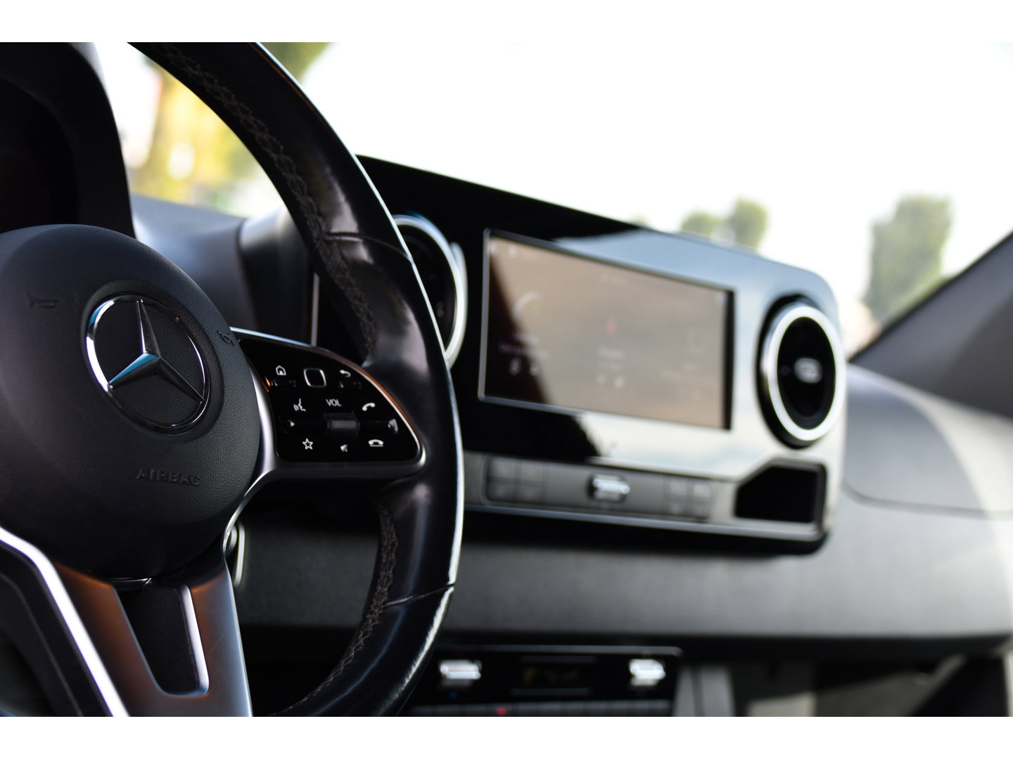 Mercedes-Benz Sprinter 319 1.9 CDI L2H2 RWD Black Edition 360 Camera, Cruise, LED, 3500kg Trekhaak, Standkachel, Carplay, Leder, 10,5'' Mbux, 190pk,