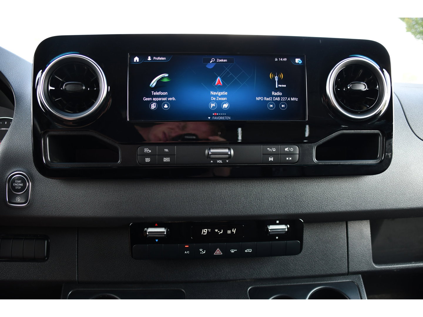 Mercedes-Benz Sprinter 319 1.9 CDI L2H2 RWD Black Edition 360 Camera, Cruise, LED, 3500kg Trekhaak, Standkachel, Carplay, Leder, 10,5'' Mbux, 190pk,