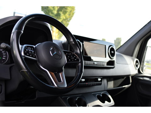 Mercedes-Benz Sprinter 319 1.9 CDI L2H2 RWD Black Edition 360 Camera, Cruise, LED, 3500kg Trekhaak, Standkachel, Carplay, Leder, 10,5'' Mbux, 190pk,