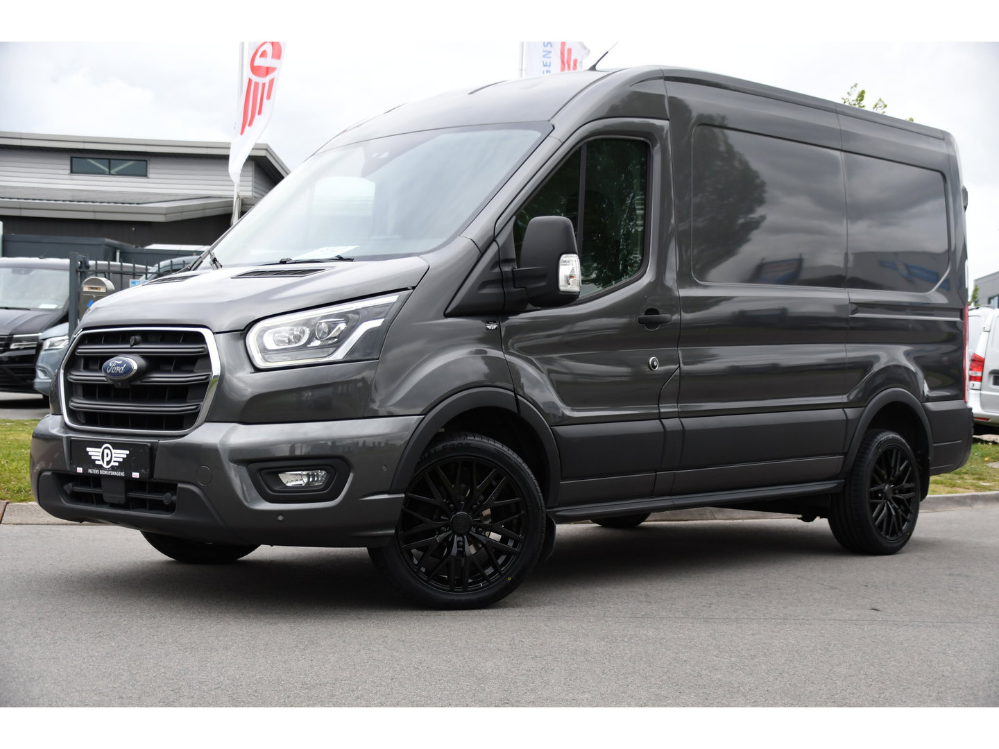 Ford Transit 350 2.0 TDCI L2H2 Limited PB Edition Cruise, Camera, Carplay, Xenon, 185pk, Multimedia, Automaat, Trekhaak, Betimmering, Uniek!