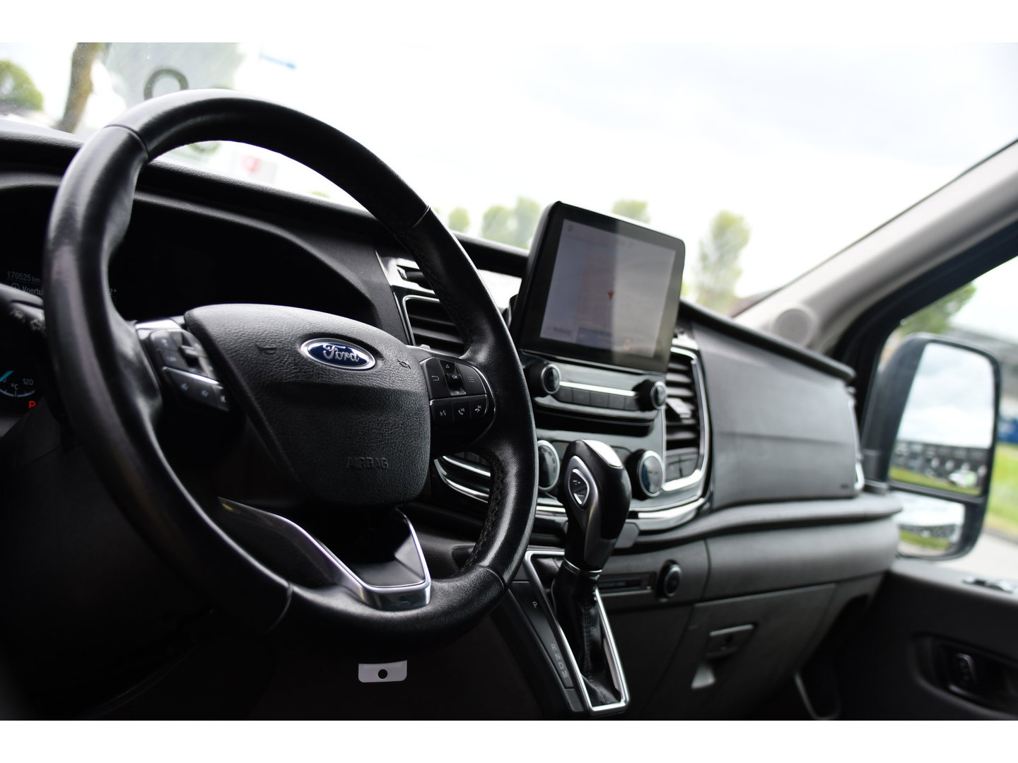 Ford Transit 350 2.0 TDCI L2H2 Limited PB Edition Cruise, Camera, Carplay, Xenon, 185pk, Multimedia, Automaat, Trekhaak, Betimmering, Uniek!