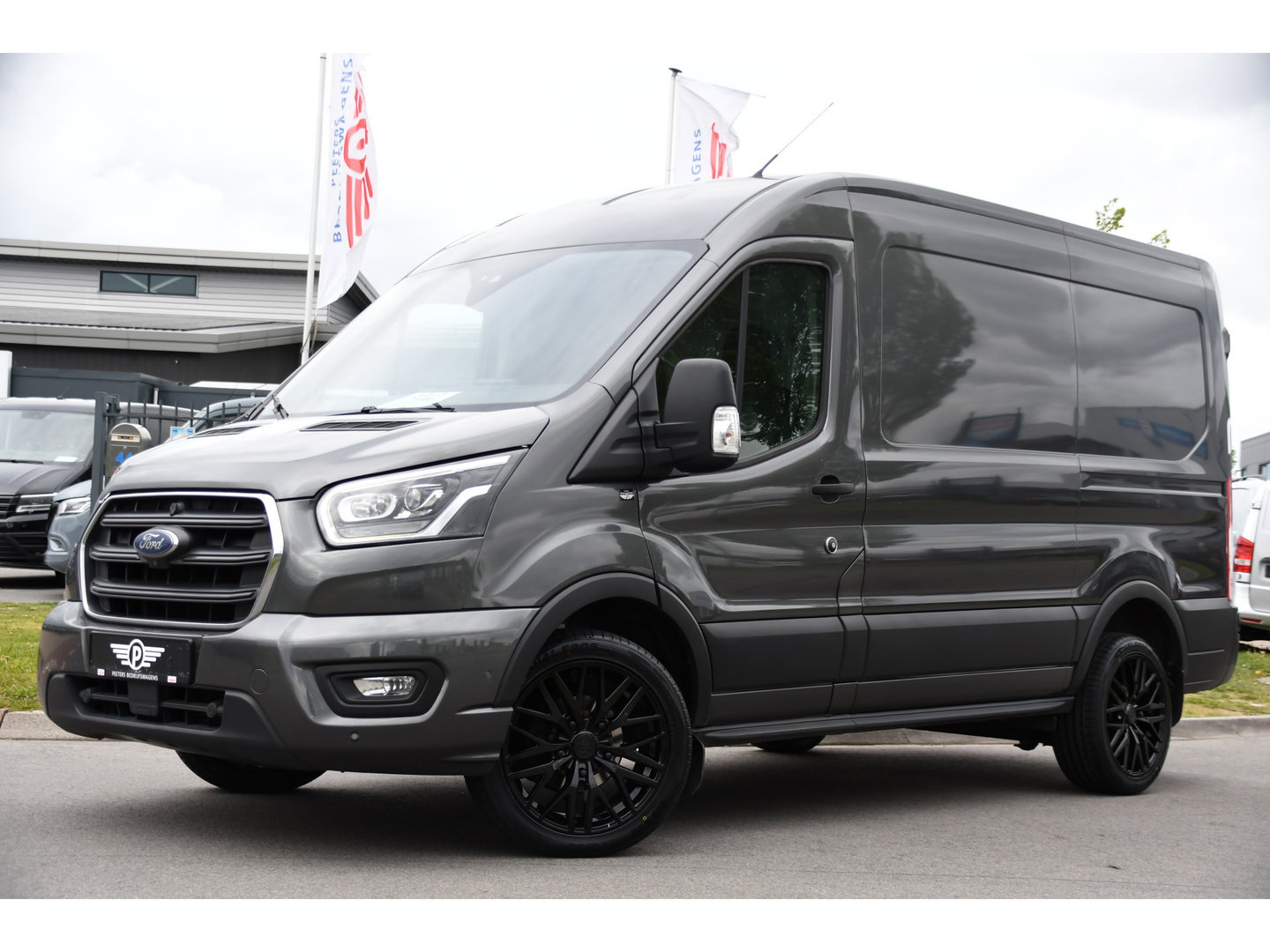Ford Transit 350 2.0 TDCI L2H2 Limited PB Edition Cruise, Camera, Carplay, Xenon, 185pk, Multimedia, Automaat, Trekhaak, Betimmering, Uniek!