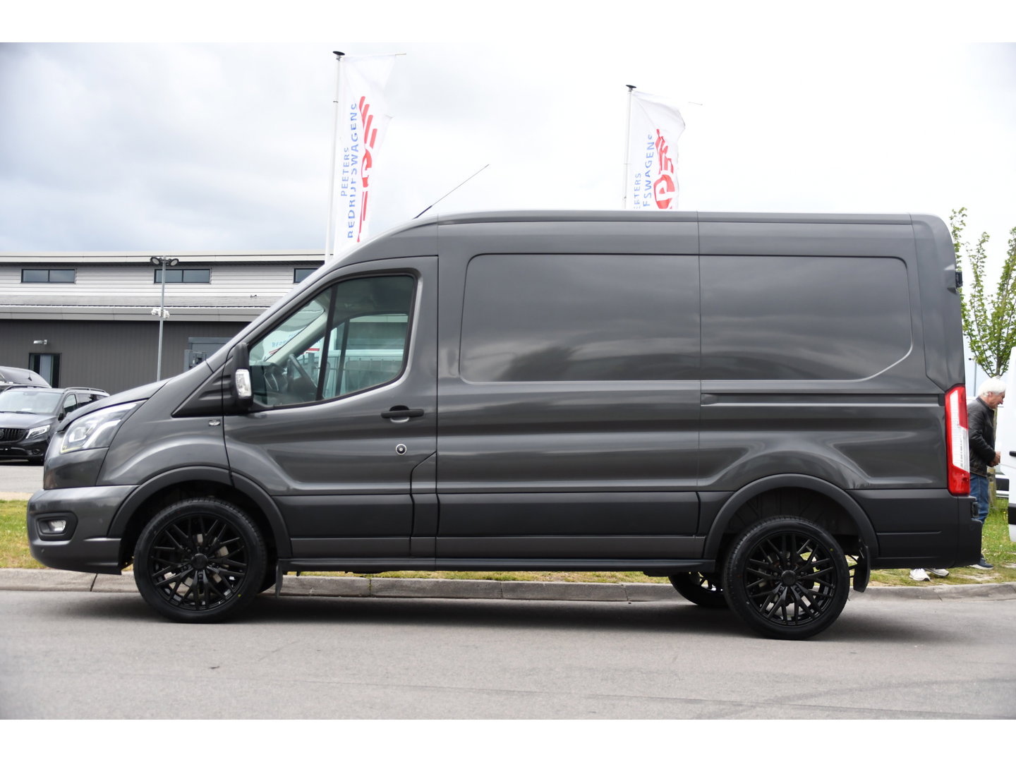 Ford Transit 350 2.0 TDCI L2H2 Limited PB Edition Cruise, Camera, Carplay, Xenon, 185pk, Multimedia, Automaat, Trekhaak, Betimmering, Uniek!