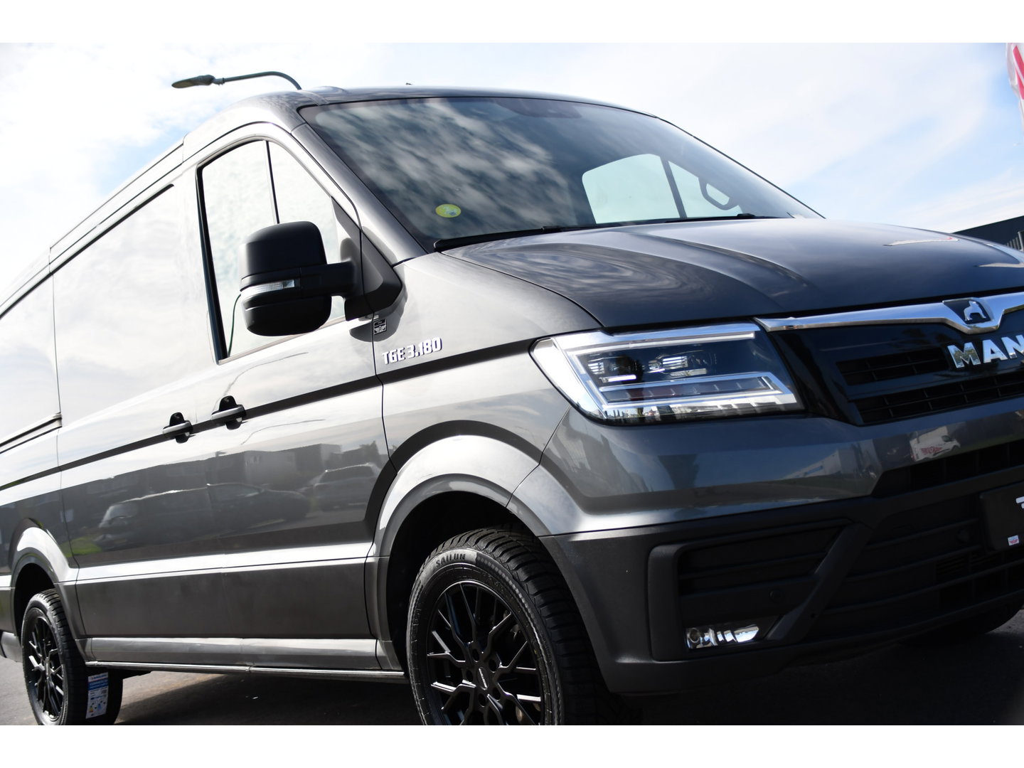 MAN TGE 3.180 35 2.0 L3H2 PB Edition Cruise, Camera, Carplay, LED, 177pk, Automaat, Geveerde stoel, Multimedia, Uniek!