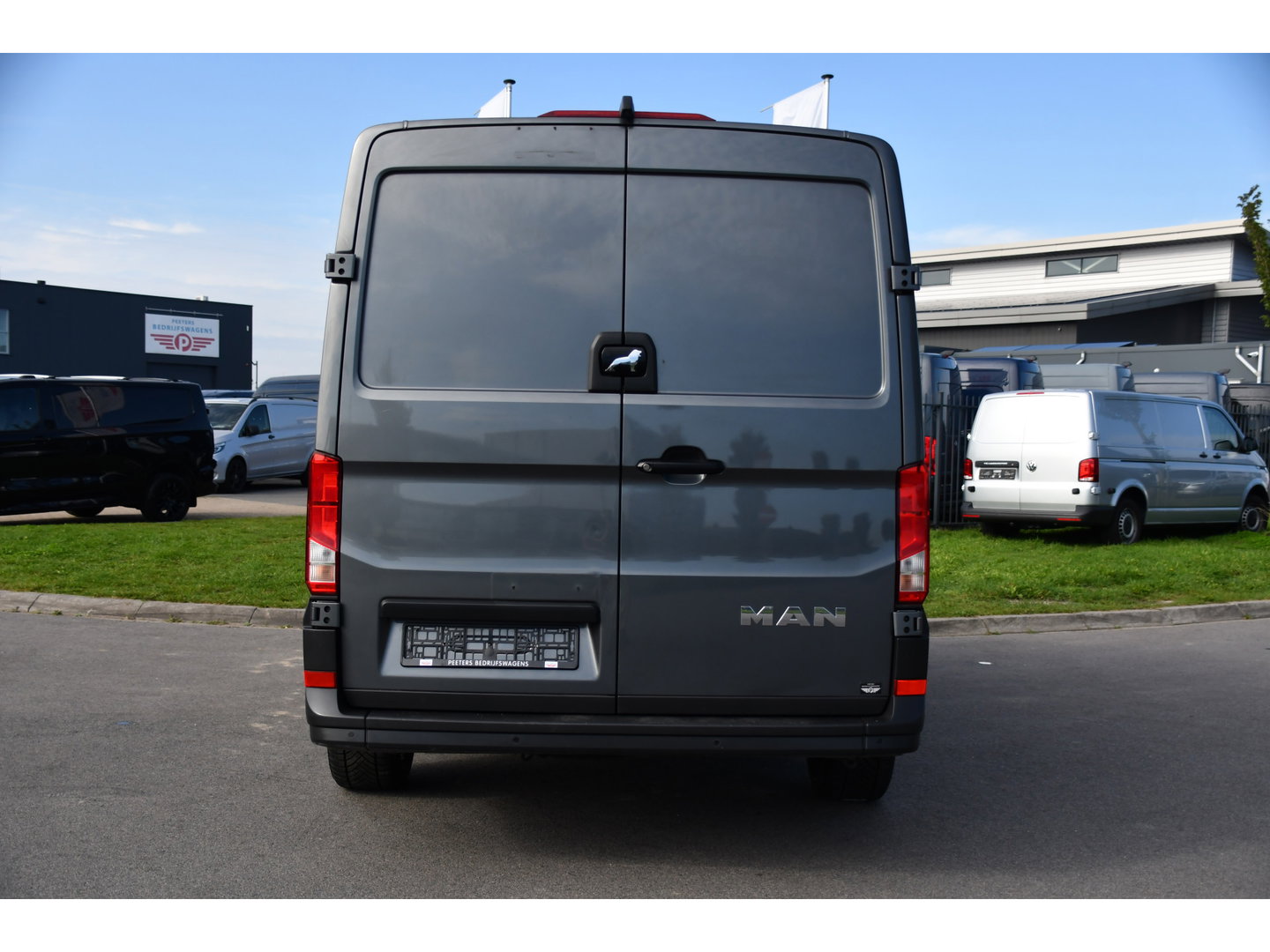 MAN TGE 3.180 35 2.0 L3H2 PB Edition Cruise, Camera, Carplay, LED, 177pk, Automaat, Geveerde stoel, Multimedia, Uniek!