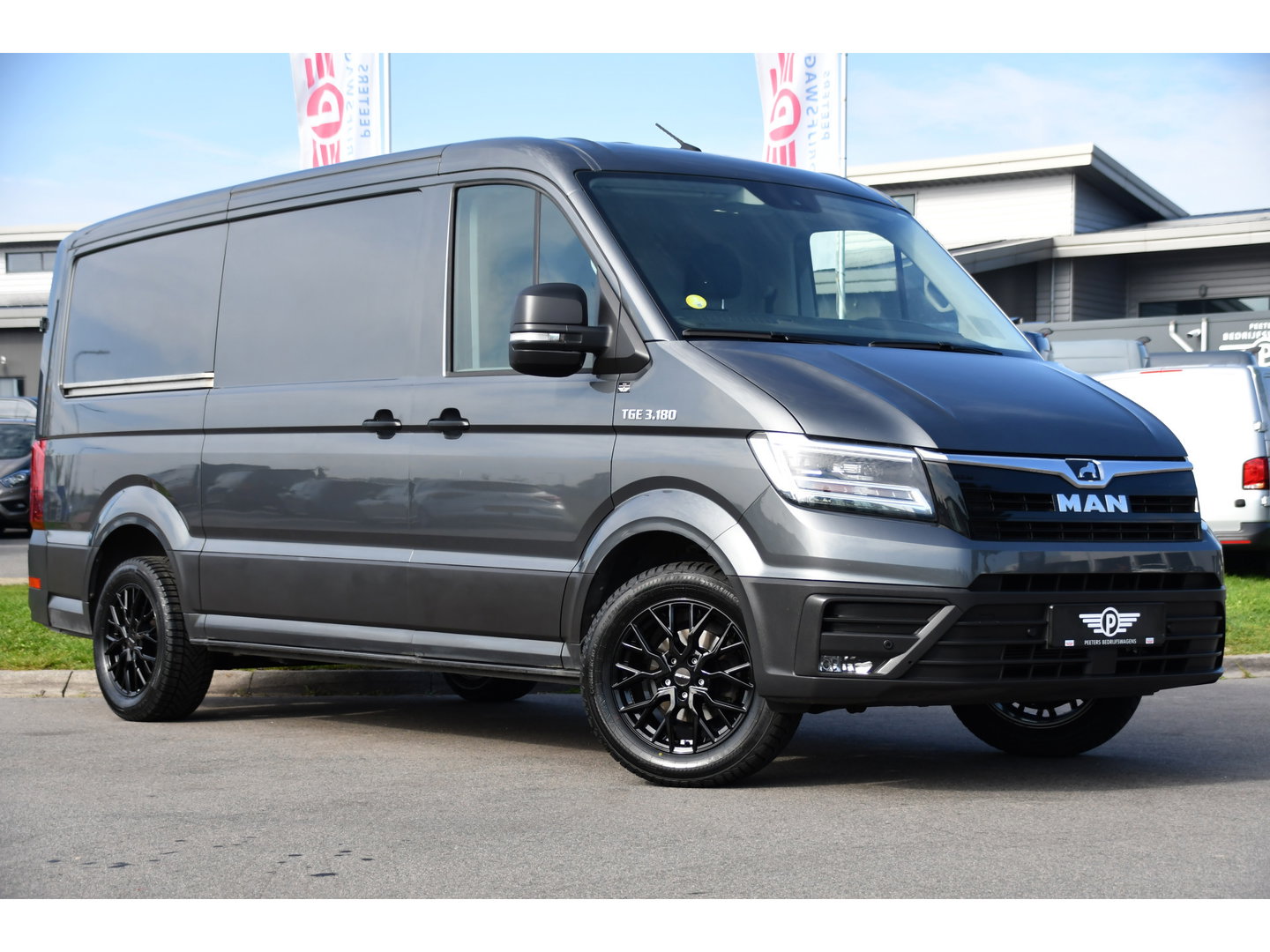 MAN TGE 3.180 35 2.0 L3H2 PB Edition Cruise, Camera, Carplay, LED, 177pk, Automaat, Geveerde stoel, Multimedia, Uniek!