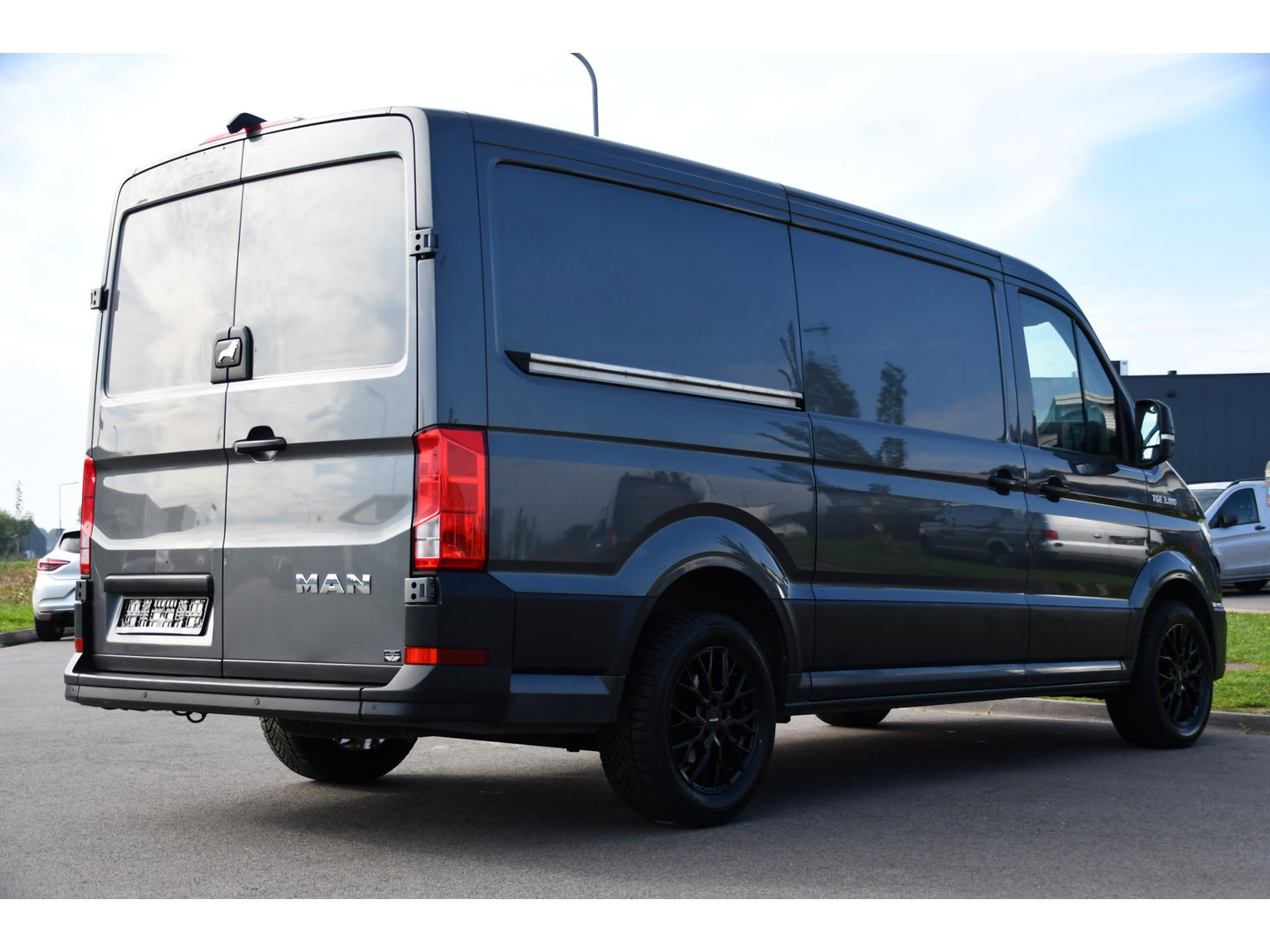 MAN TGE 3.180 35 2.0 L3H2 PB Edition Cruise, Camera, Carplay, LED, 177pk, Automaat, Geveerde stoel, Multimedia, Uniek!