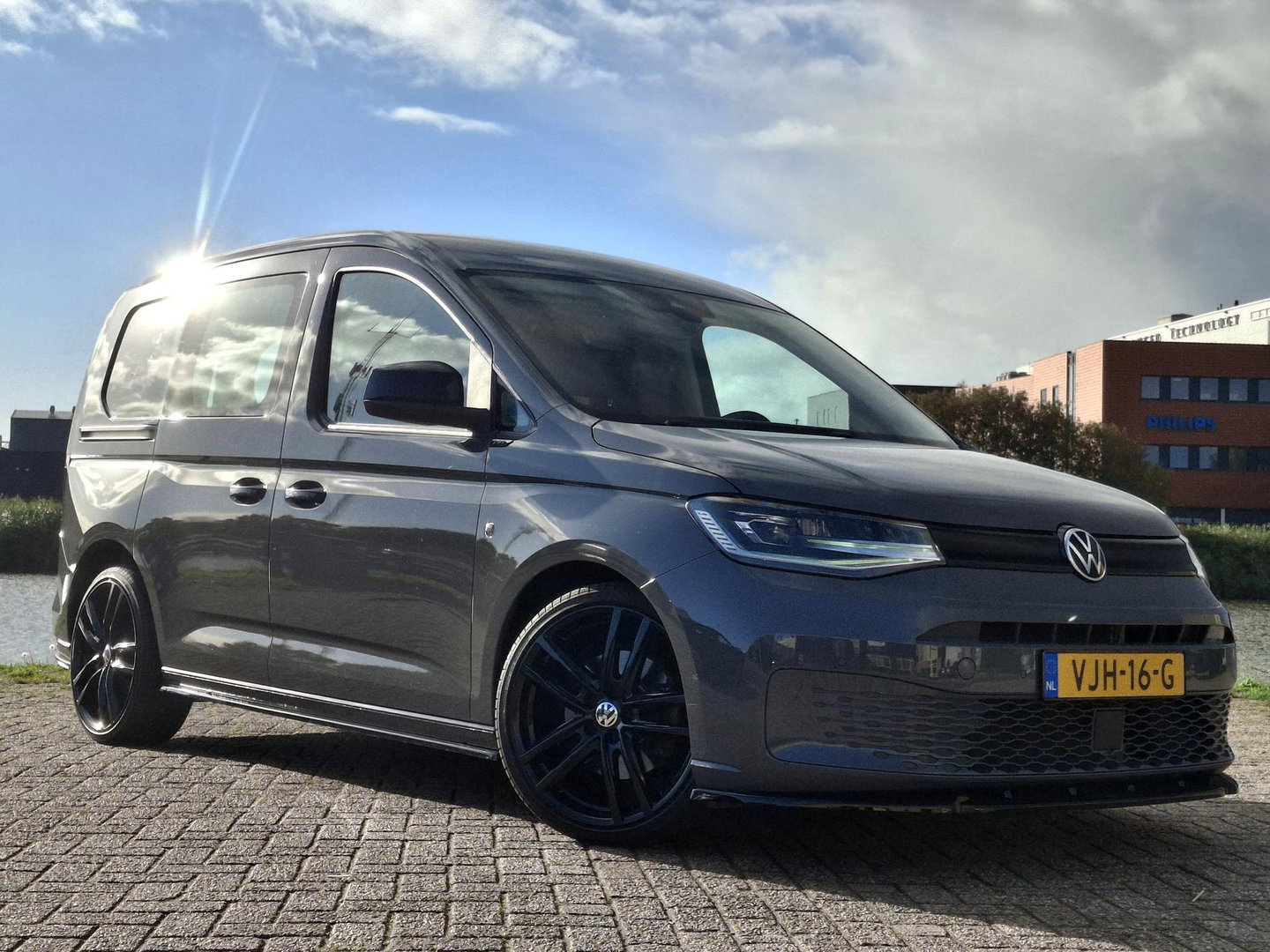 Volkswagen Caddy Cargo 2.0 TDI BUMPERPAKKET | CAMERA | AUT | LED | LEDER | SENSOREN VOOR + ACHTER