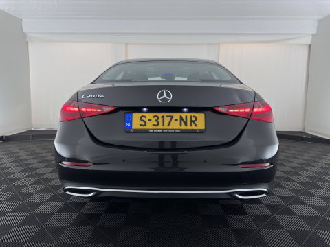 Mercedes-Benz C-Klasse 300 e Luxury Line (INCL-BTW)  *AUT | FULL-LED |  WIDESCREEN-COCKPIT | COMFORTSEATS | ADAPTIVE-CRUISE | CAMERA | NAVI-FULLMAP | SHIFTPADDLES | PRIVACY-GLASS | DAB | AMBIENTLIGHT | 17''