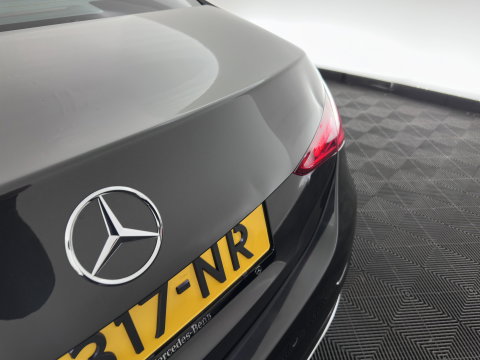 Mercedes-Benz C-Klasse 300 e Luxury Line (INCL-BTW)  *AUT | FULL-LED |  WIDESCREEN-COCKPIT | COMFORTSEATS | ADAPTIVE-CRUISE | CAMERA | NAVI-FULLMAP | SHIFTPADDLES | PRIVACY-GLASS | DAB | AMBIENTLIGHT | 17''