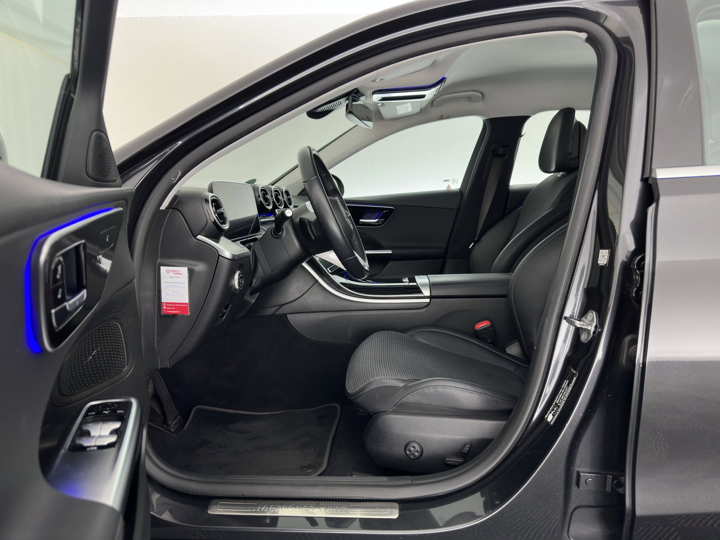 Mercedes-Benz C-Klasse 300 e Luxury Line (INCL-BTW)  *AUT | FULL-LED |  WIDESCREEN-COCKPIT | COMFORTSEATS | ADAPTIVE-CRUISE | CAMERA | NAVI-FULLMAP | SHIFTPADDLES | PRIVACY-GLASS | DAB | AMBIENTLIGHT | 17''