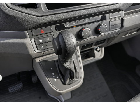 Volkswagen Crafter 35 2.0 TDI L3H2 PB Edition Adaptieve Cruise, Camera, Carplay, LED, Stoelverwarming, 177pk, Automaat, Multimedia,  Voorruit verwarming, Uniek!