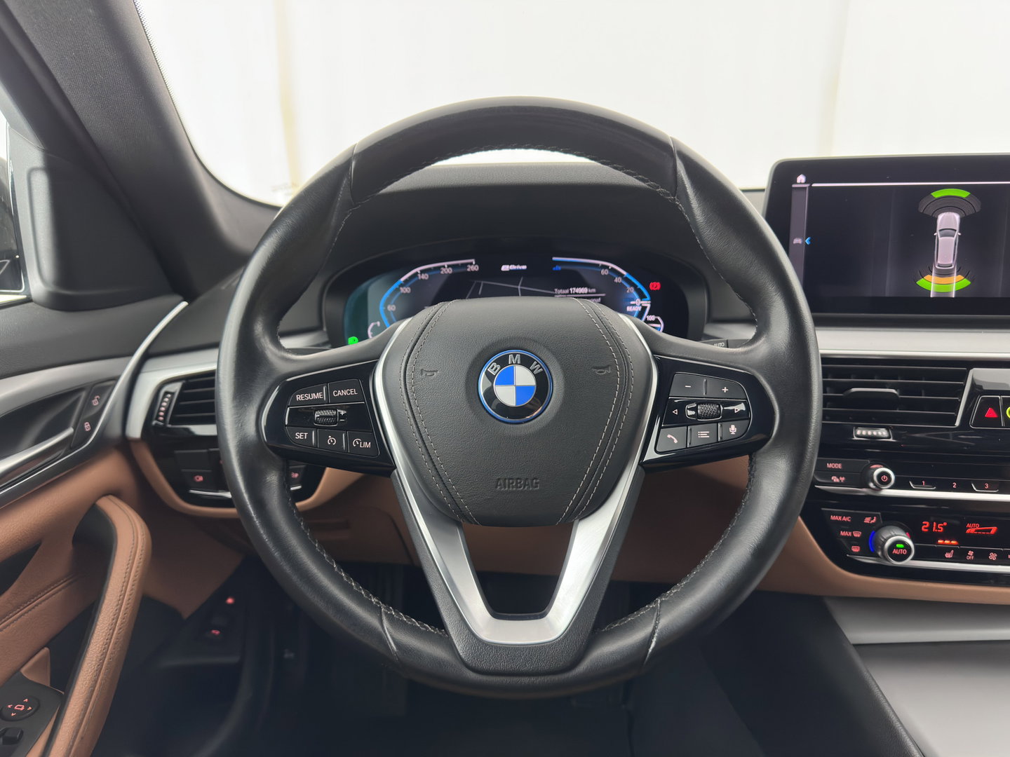BMW 5 Serie Touring 530e Business Edition Plus (Plug-in) (INCL-BTW) *LEATHER | FULL-LED | MEMORY-PACK | HEATED-SPORTSEATS | NAVI-FULLMAP | PRIVACY-GLASS | ECC | PDC | CRUISE | TOWBAR | 18''ALU*