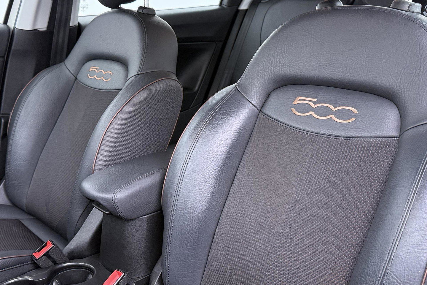 Fiat 500X 1.0 GSE Lounge | Camera | Keyless | Apple CarPlay | Cruise Control | Getint glas