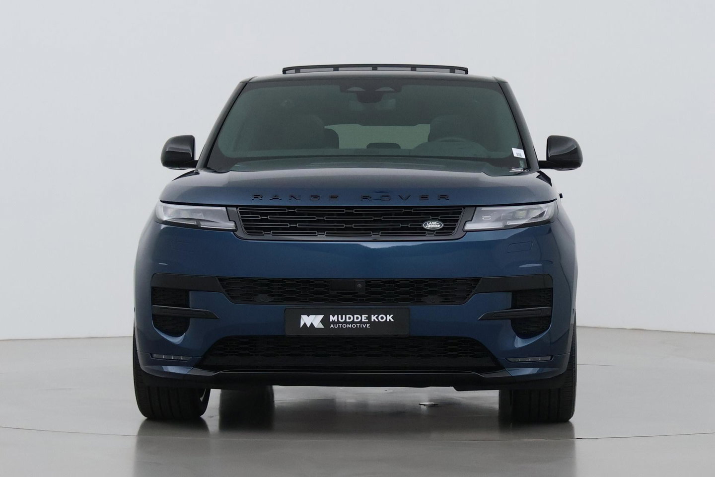 Land Rover Range Rover Sport P460e Dynamic HSE | SV Petrolix Blue | 23 Inch | Meridian Surround | ClearSight | Koelbox | Panoramadak | Trekhaak
