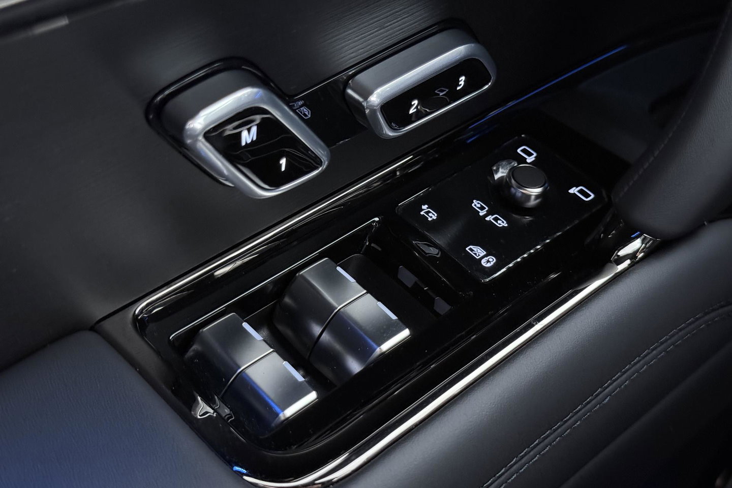 Land Rover Range Rover Sport P460e Dynamic HSE | SV Petrolix Blue | 23 Inch | Meridian Surround | ClearSight | Koelbox | Panoramadak | Trekhaak
