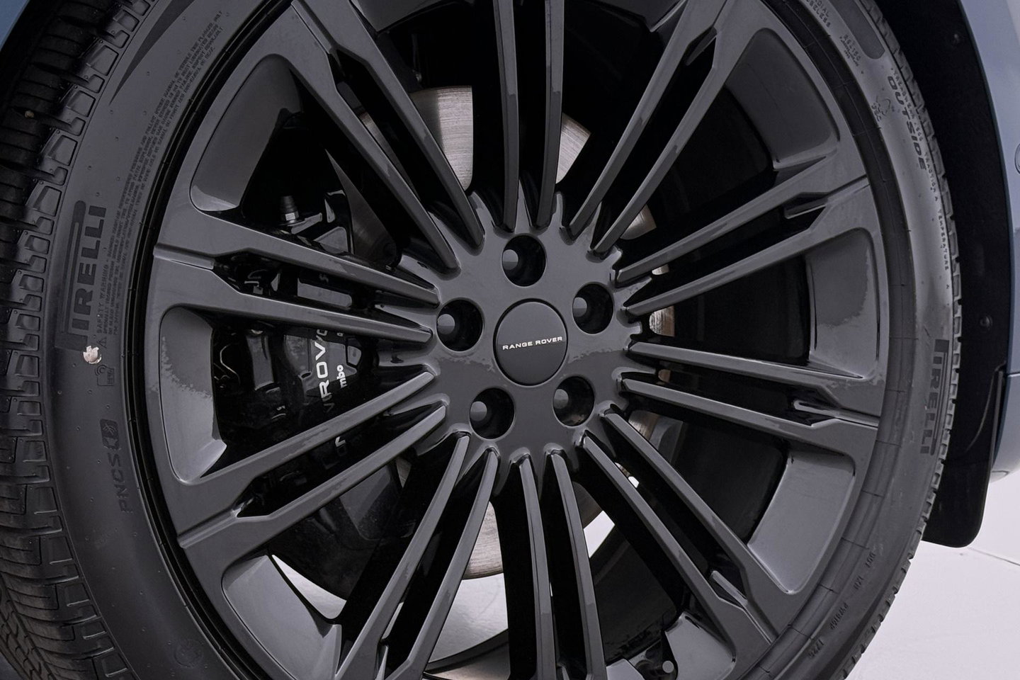 Land Rover Range Rover Sport P460e Dynamic HSE | SV Petrolix Blue | 23 Inch | Meridian Surround | ClearSight | Koelbox | Panoramadak | Trekhaak