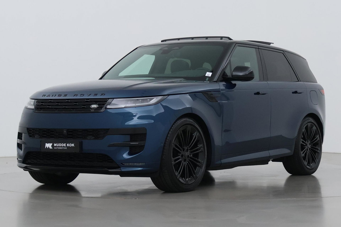Land Rover Range Rover Sport P460e Dynamic HSE | SV Petrolix Blue | 23 Inch | Meridian Surround | ClearSight | Koelbox | Panoramadak | Trekhaak