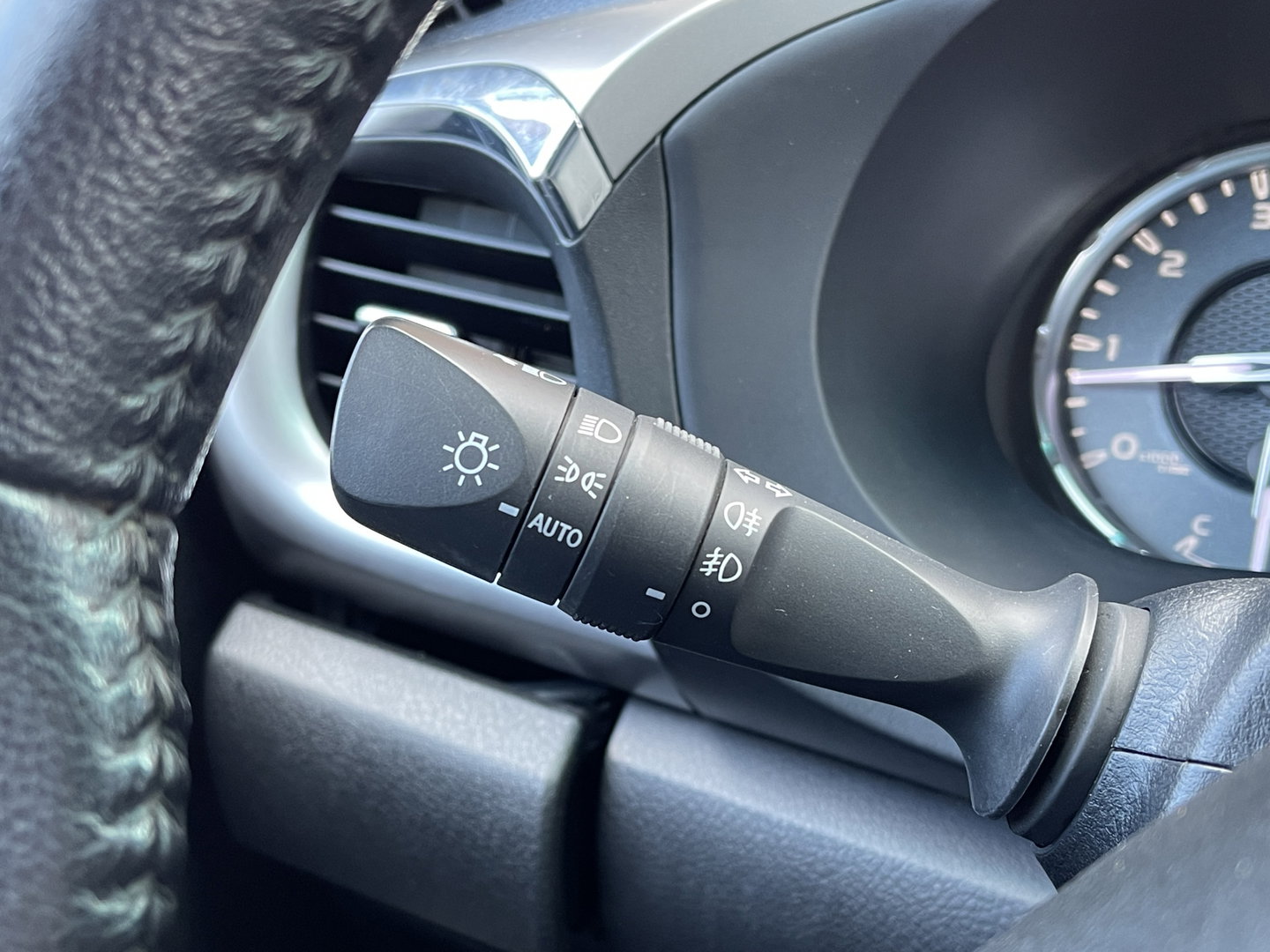 Toyota Hilux 2.8 D-4D Double Cab Executive | 2 Zits | Apple Carplay | DAB | Camera Achter | Led dagrijverlichting |