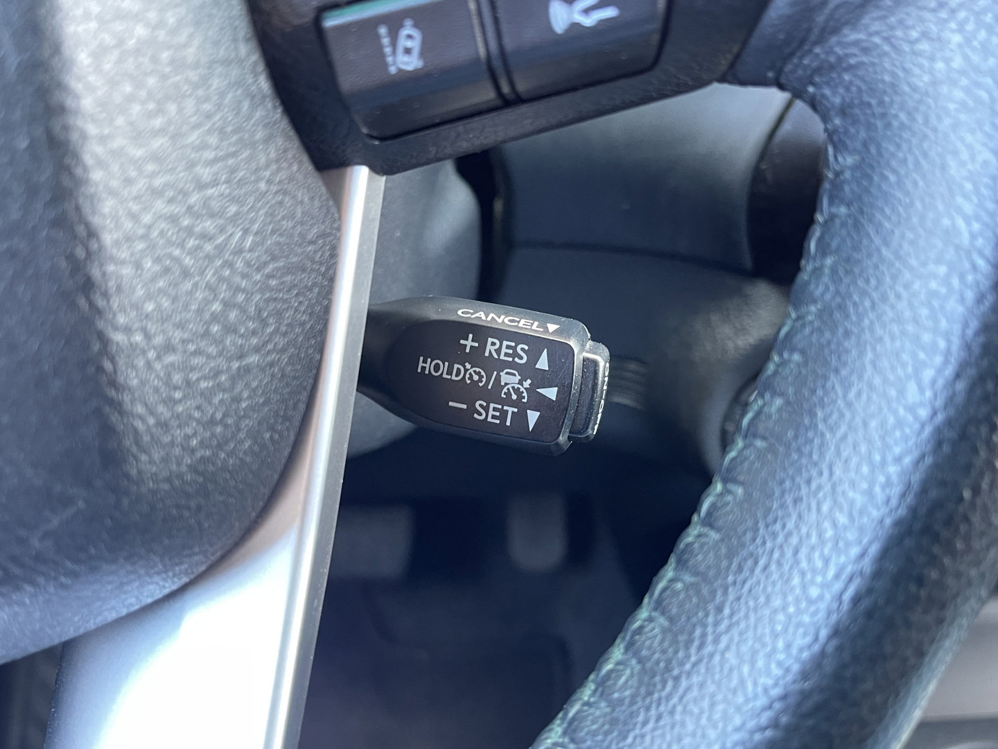 Toyota Hilux 2.8 D-4D Double Cab Executive | 2 Zits | Apple Carplay | DAB | Camera Achter | Led dagrijverlichting |