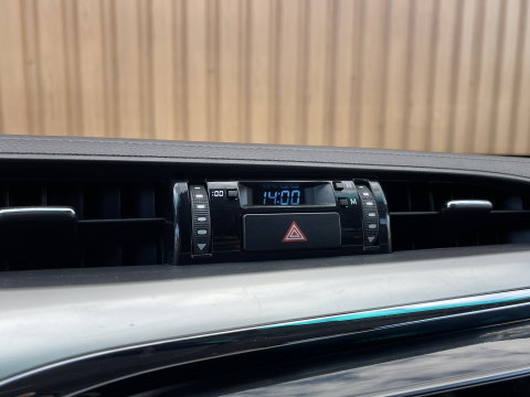 Toyota Hilux 2.8 D-4D Double Cab Executive | 2 Zits | Apple Carplay | DAB | Camera Achter | Led dagrijverlichting |