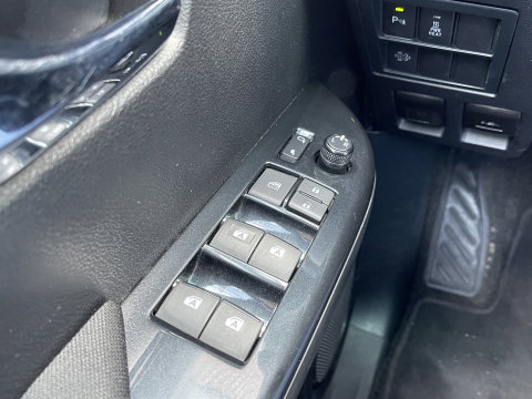 Toyota Hilux 2.8 D-4D Double Cab Executive | 2 Zits | Apple Carplay | DAB | Camera Achter | Led dagrijverlichting |