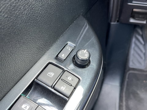 Toyota Hilux 2.8 D-4D Double Cab Executive | 2 Zits | Apple Carplay | DAB | Camera Achter | Led dagrijverlichting |