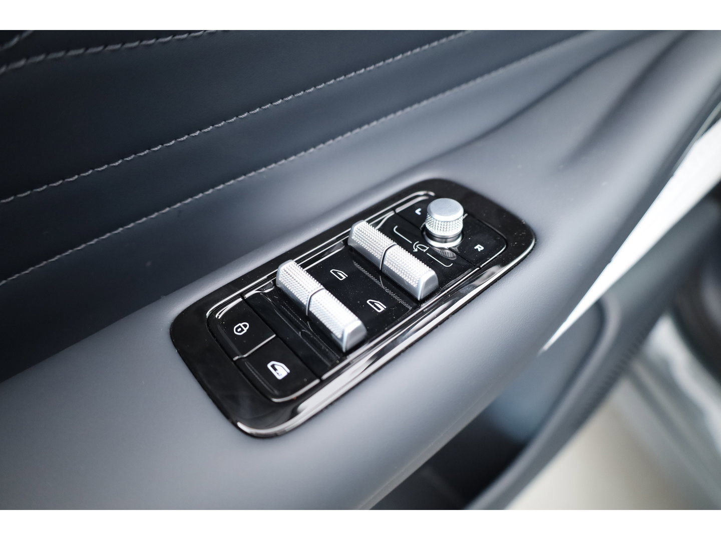GEELY Starray EM-i 1.5 Max+