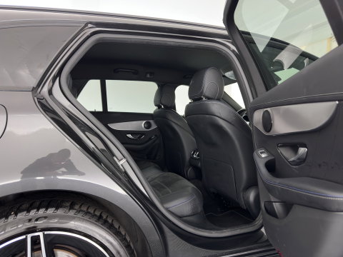 Mercedes-Benz C-Klasse Estate 300 e Business Solution AMG Limited (Plug-in) (INCL-BTW) Aut. *LEATHER-ALCANTARA | MULTIBEAM-LED | NAVI-FULLMAP | TOPVIEW | DAB | CARPLAY | DIGI-COCKPIT | SPORTSEATS | TOWBAR | 18"ALU*