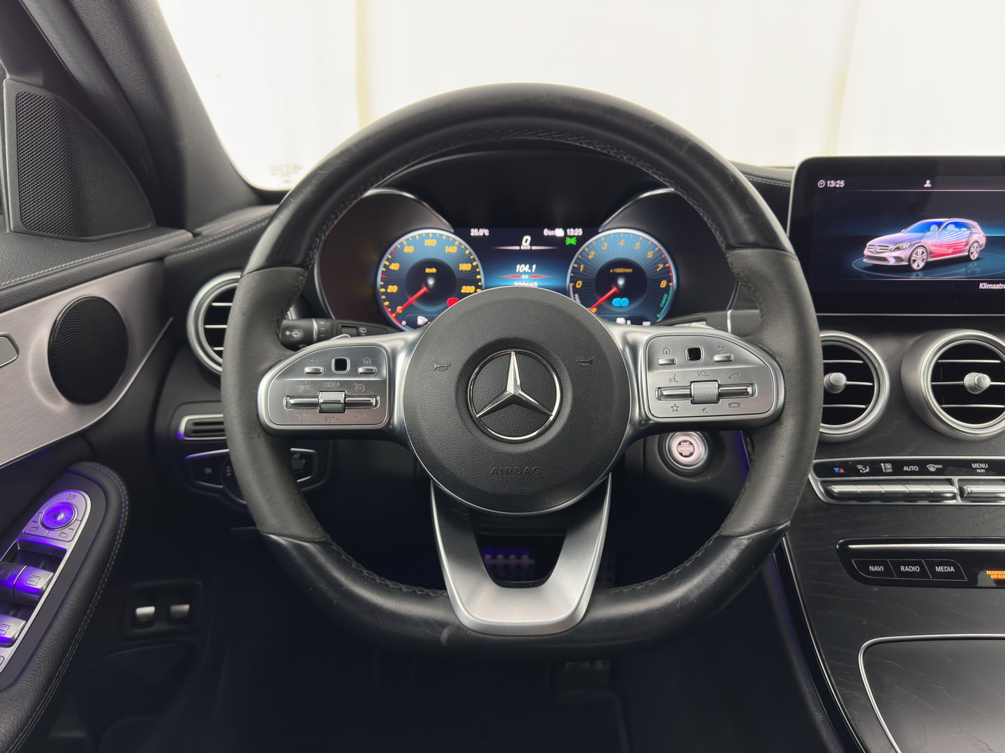 Mercedes-Benz C-Klasse Estate 300 e Business Solution AMG Limited (Plug-in) (INCL-BTW) Aut. *LEATHER-ALCANTARA | MULTIBEAM-LED | NAVI-FULLMAP | TOPVIEW | DAB | CARPLAY | DIGI-COCKPIT | SPORTSEATS | TOWBAR | 18"ALU*
