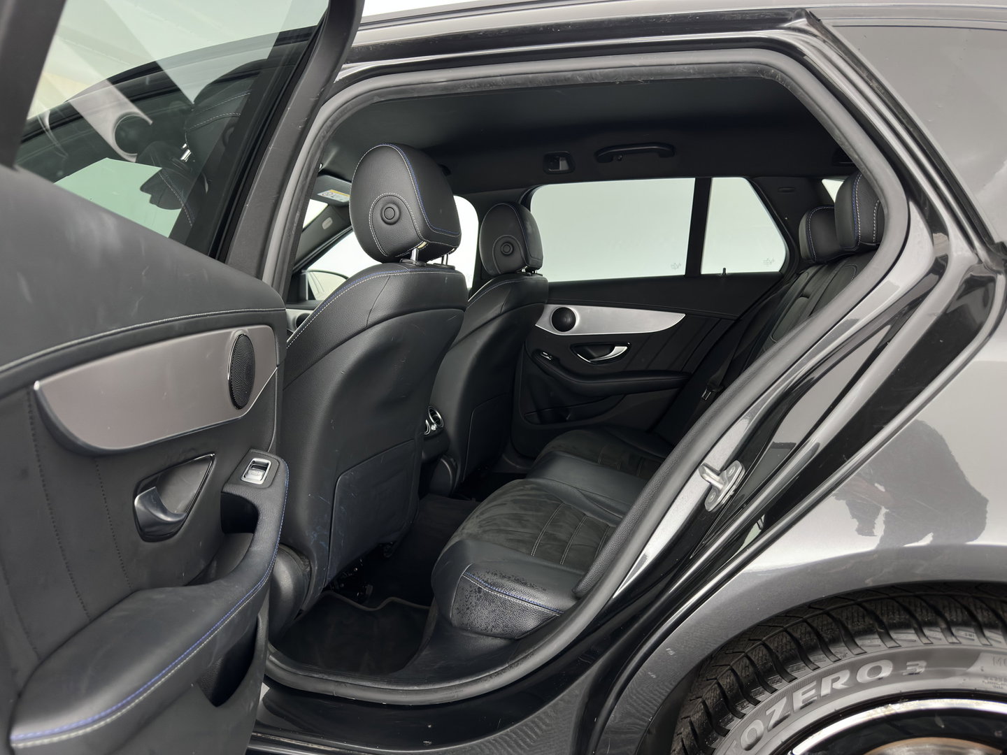Mercedes-Benz C-Klasse Estate 300 e Business Solution AMG Limited (Plug-in) (INCL-BTW) Aut. *LEATHER-ALCANTARA | MULTIBEAM-LED | NAVI-FULLMAP | TOPVIEW | DAB | CARPLAY | DIGI-COCKPIT | SPORTSEATS | TOWBAR | 18"ALU*