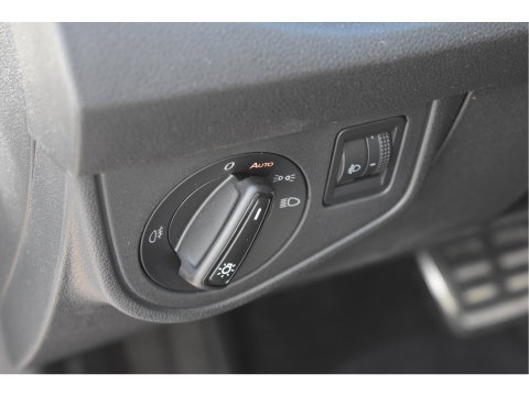 Volkswagen Polo 1.0 TSI Life Move 95 pk Ascot grey | Virtual cockpit | Carplay/Androidauto | DAB | Stoelverwarming | Climate Control | LED | LM-Velgen