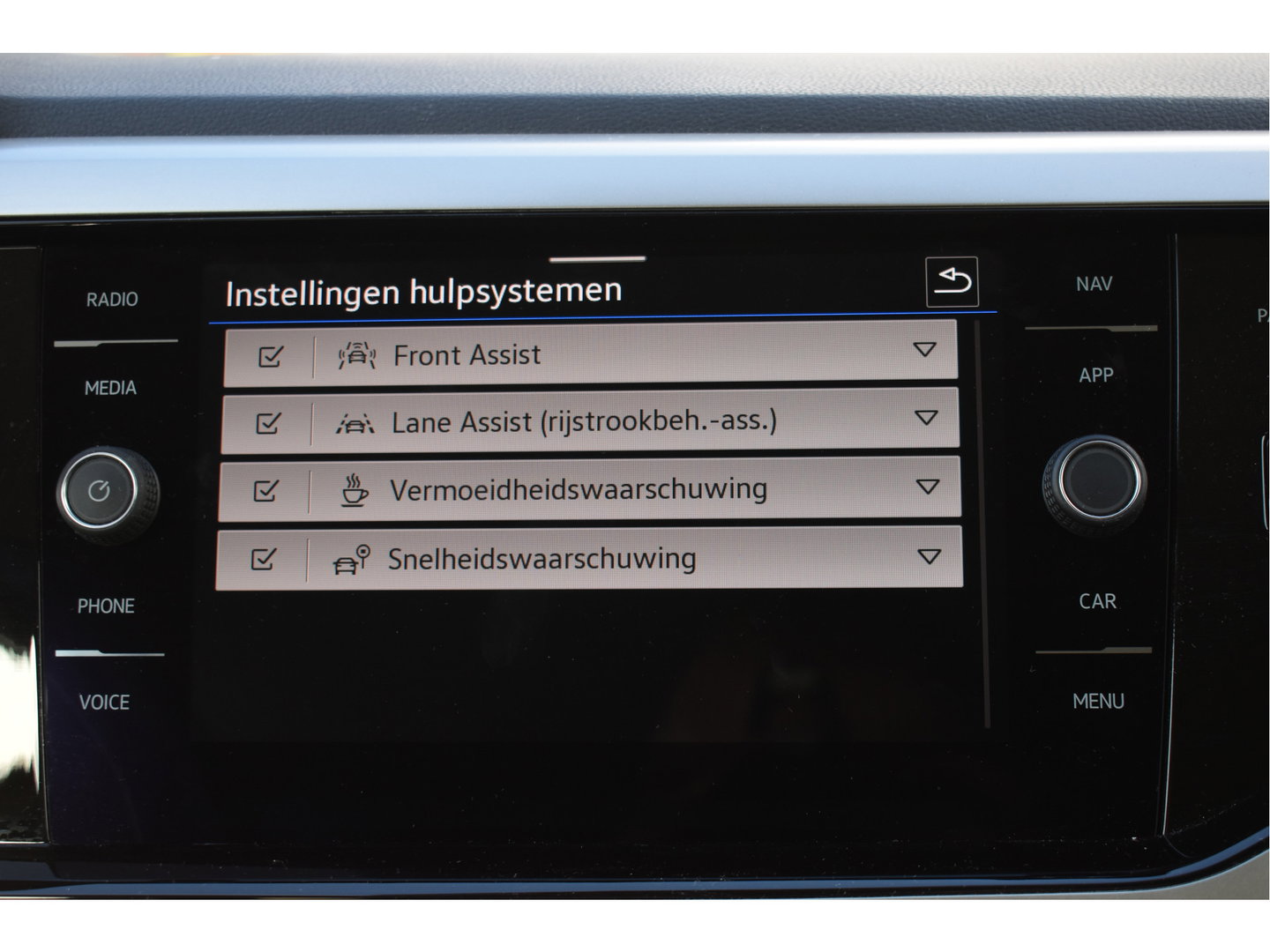 Volkswagen Polo 1.0 TSI Life Move 95 pk Ascot grey | Virtual cockpit | Carplay/Androidauto | DAB | Stoelverwarming | Climate Control | LED | LM-Velgen