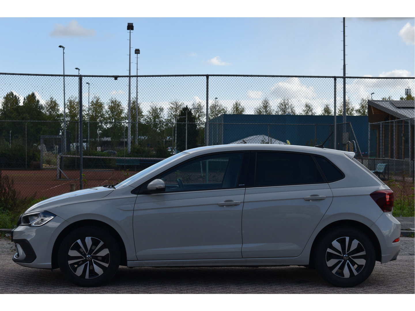 Volkswagen Polo 1.0 TSI Life Move 95 pk Ascot grey | Virtual cockpit | Carplay/Androidauto | DAB | Stoelverwarming | Climate Control | LED | LM-Velgen
