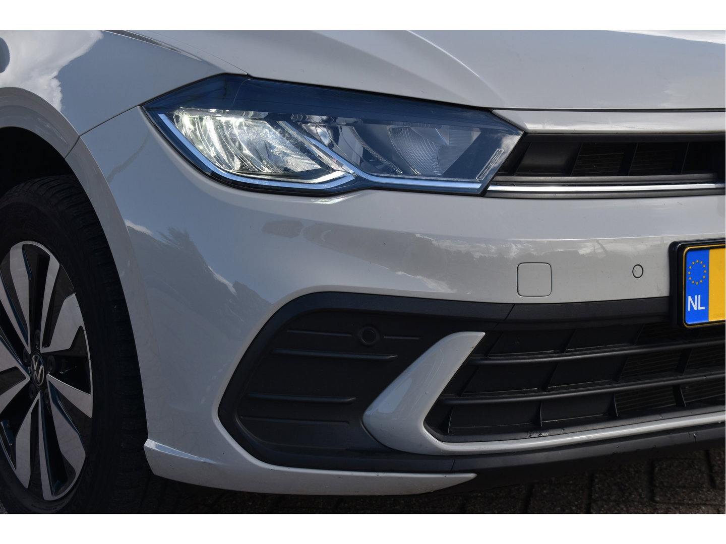 Volkswagen Polo 1.0 TSI Life Move 95 pk Ascot grey | Virtual cockpit | Carplay/Androidauto | DAB | Stoelverwarming | Climate Control | LED | LM-Velgen