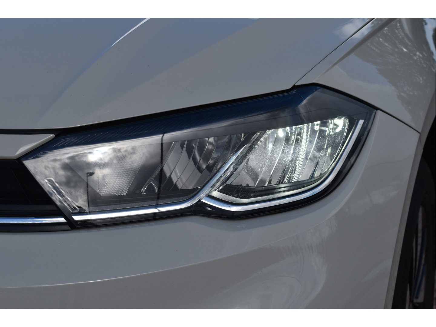 Volkswagen Polo 1.0 TSI Life Move 95 pk Ascot grey | Virtual cockpit | Carplay/Androidauto | DAB | Stoelverwarming | Climate Control | LED | LM-Velgen