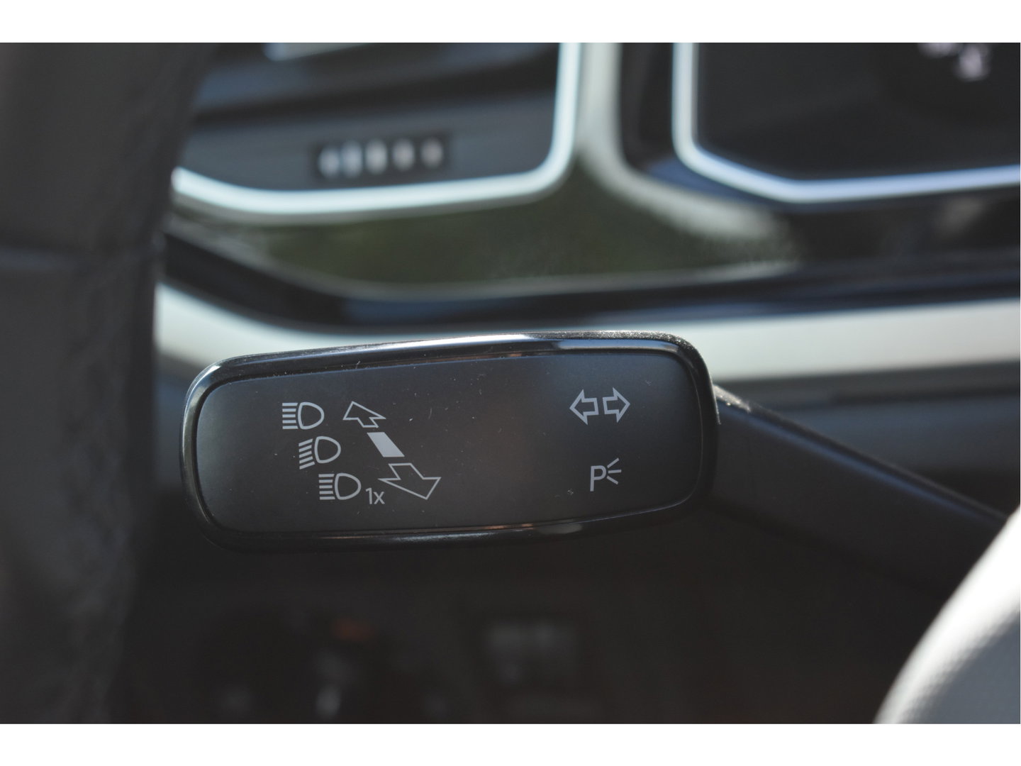 Volkswagen Polo 1.0 TSI Life Move 95 pk Ascot grey | Virtual cockpit | Carplay/Androidauto | DAB | Stoelverwarming | Climate Control | LED | LM-Velgen