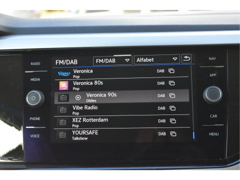 Volkswagen Polo 1.0 TSI Life Move 95 pk Ascot grey | Virtual cockpit | Carplay/Androidauto | DAB | Stoelverwarming | Climate Control | LED | LM-Velgen
