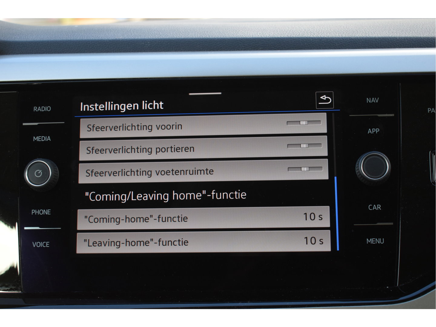 Volkswagen Polo 1.0 TSI Life Move 95 pk Ascot grey | Virtual cockpit | Carplay/Androidauto | DAB | Stoelverwarming | Climate Control | LED | LM-Velgen